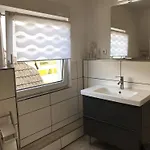 Mit Seeblick شقة
